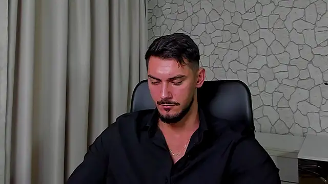 Snapshot of ClintMasters chatting on 10/18/25, 04:37 ClintMasters online show from 10/18/25, 04:37