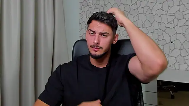 Snapshot of ClintMasters chatting on 11/08/25, 05:18 ClintMasters online show from 11/08/25, 05:18