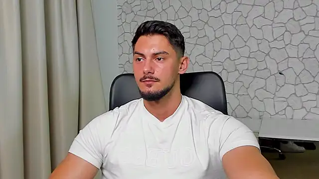 Snapshot of ClintMasters chatting on 11/16/25, 05:02 ClintMasters online show from 11/16/25, 05:02