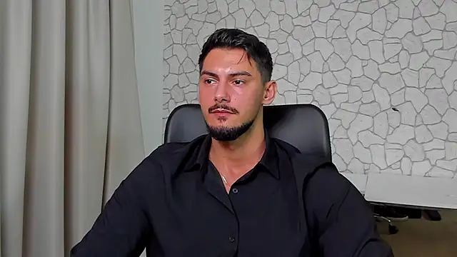 Snapshot of ClintMasters chatting on 11/21/25, 06:56 ClintMasters online show from 11/21/25, 06:56