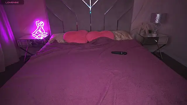 Daphne Moss online show from 03/10/25, 01:43