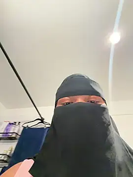 Submissive Arab online show from 05/17/26, 02:09