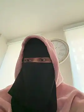 Submissive Arab online show from 05/17/26, 05:20