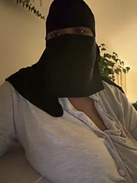 Submissive Arab online show from 05/18/26, 11:54