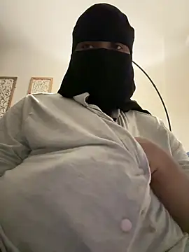 Submissive Arab online show from 05/19/26, 04:41