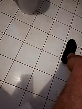 Snapshot of jon763 chatting on 09/27/25, 04:34 jon763 online show from 09/27/25, 04:34