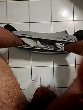 Snapshot of jon763 chatting on 10/25/25, 05:08 jon763 online show from 10/25/25, 05:08