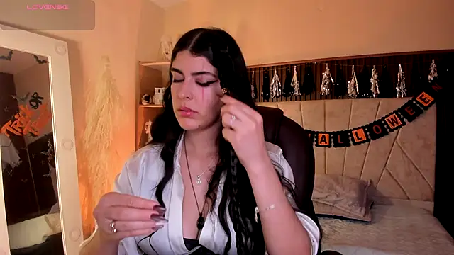  Niah  online show from 10/28/25, 08:33