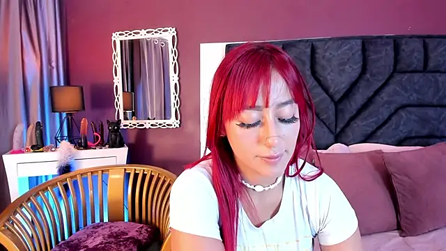 Mia-Bloom online show from 12/06/24, 03:19