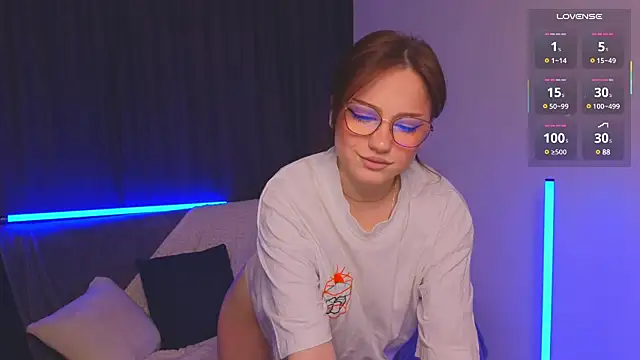 Snapshot of Eva_Doo chatting on 02/02/25, 11:08 Eva Doo online show from 02/02/25, 11:08