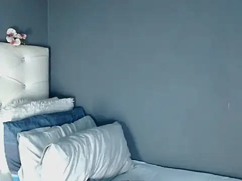  MoniqueLovay  online show from 09/21/25, 11:01