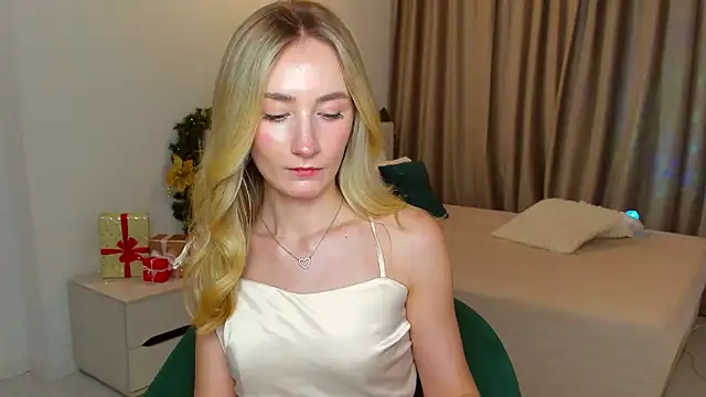 bella  rose online show from 12/18/24, 07:19