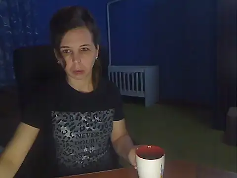 Snapshot of loveis007 chatting on 11/23/25, 03:39 loveis007 online show from 11/23/25, 03:39