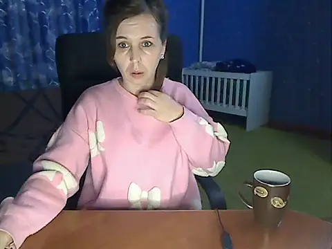 Snapshot of loveis007 chatting on 11/28/25, 08:00 loveis007 online show from 11/28/25, 08:00