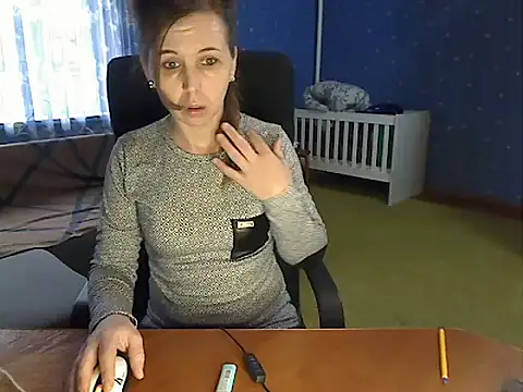 Snapshot of loveis007 chatting on 11/29/25, 09:23 loveis007 online show from 11/29/25, 09:23