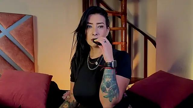  kelly hous36 online show from 07/07/26, 12:53
