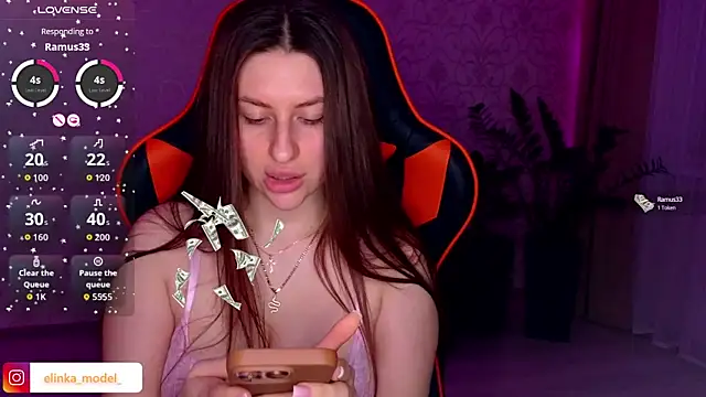 Snapshot of Elishka_ chatting on 10/04/25, 07:01 Elishka  online show from 10/04/25, 07:01