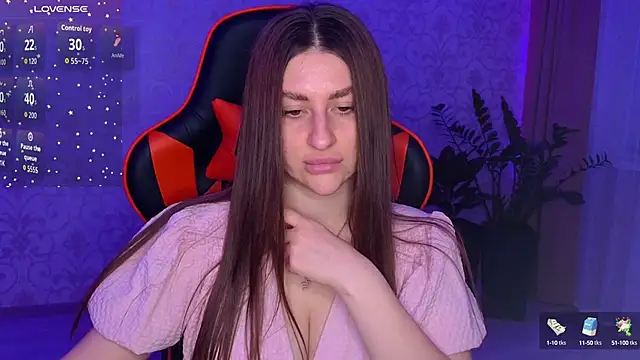 Snapshot of Elishka_ chatting on 10/12/25, 05:45 Elishka  online show from 10/12/25, 05:45