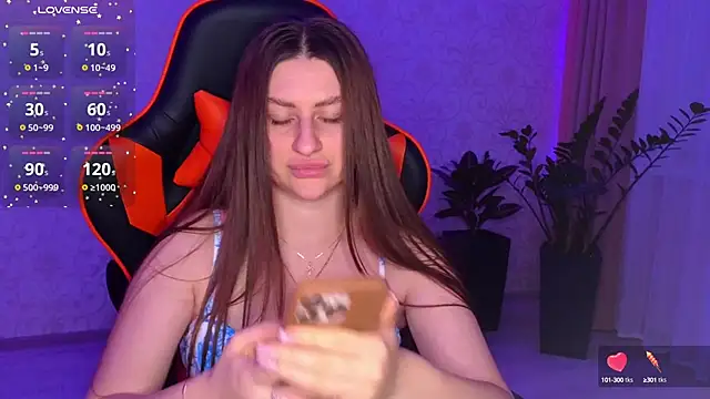 Snapshot of Elishka_ chatting on 10/15/25, 05:35 Elishka  online show from 10/15/25, 05:35