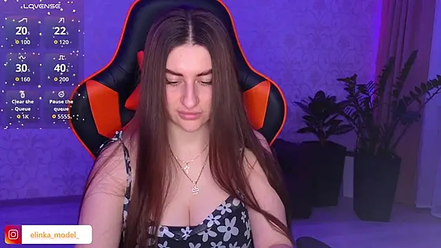 Snapshot of Elishka_ chatting on 10/17/25, 07:49 Elishka  online show from 10/17/25, 07:49