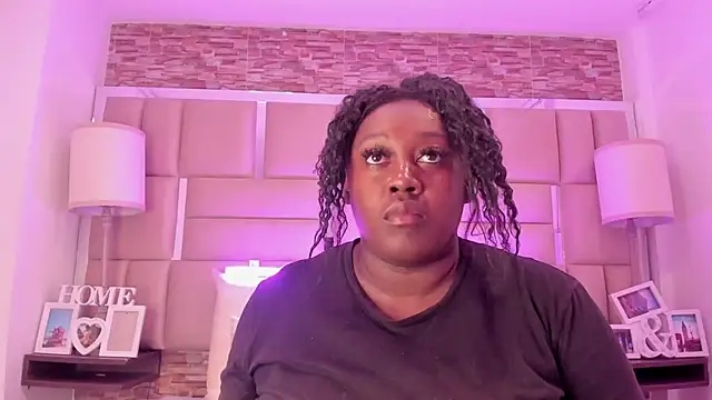 Snapshot of ShaniaBrownn chatting on 02/21/26, 07:37 ShaniaBrownn online show from 02/21/26, 07:37
