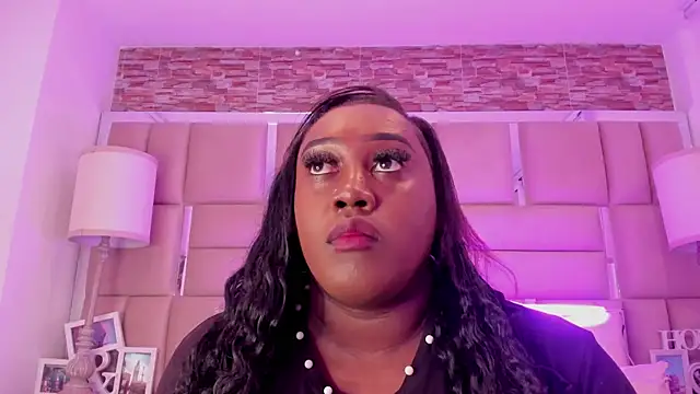 Snapshot of ShaniaBrownn chatting on 03/20/26, 07:41 ShaniaBrownn online show from 03/20/26, 07:41