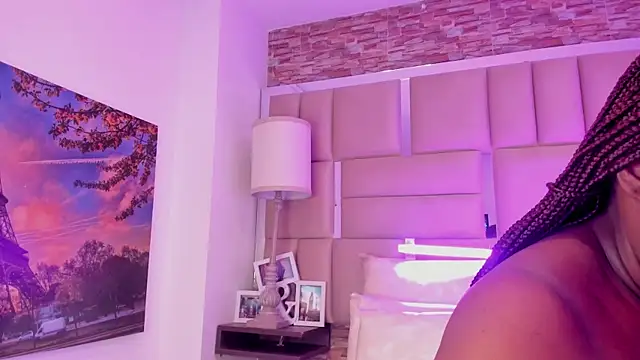 Snapshot of ShaniaBrownn chatting on 03/26/26, 06:24 ShaniaBrownn online show from 03/26/26, 06:24