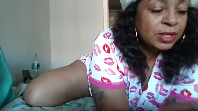MSweetLindaParks online show from 12/07/24, 06:26