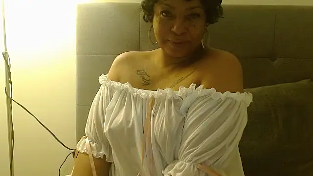 Snapshot of MSweetLindaParks chatting on 03/29/26, 04:45 MSweetLindaParks online show from 03/29/26, 04:45