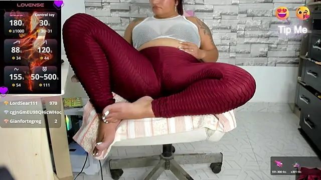 Snapshot of hot-timefun chatting on 10/23/25, 11:46 hot-timefun online show from 10/23/25, 11:46