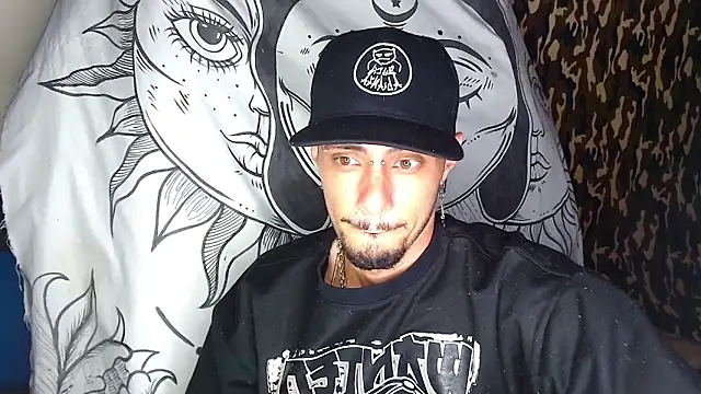 Snapshot of Apolo_S chatting on 01/05/25, 04:04 Apolo S online show from 01/05/25, 04:04