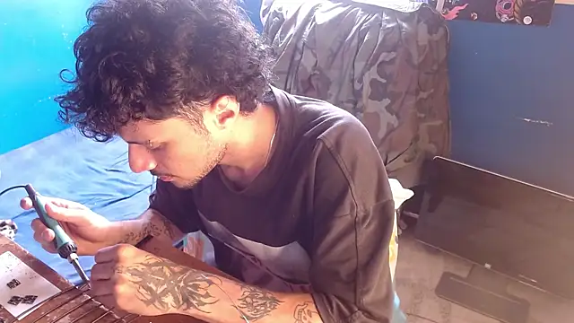 Snapshot of Apolo_S chatting on 09/26/25, 04:55 Apolo S online show from 09/26/25, 04:55