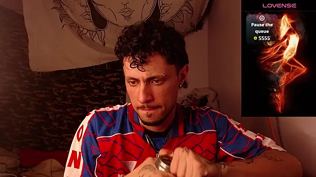 Snapshot of Apolo_S chatting on 12/14/25, 07:03 Apolo S online show from 12/14/25, 07:03