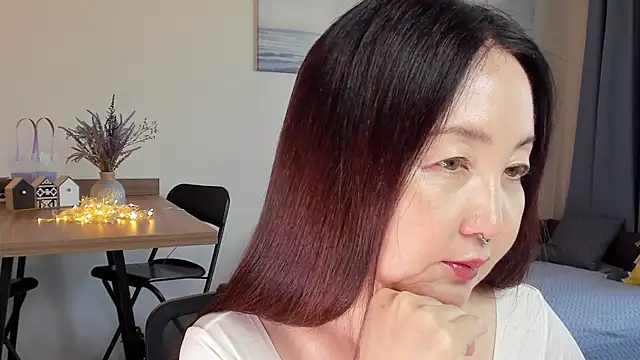 AvroraSakura online show from 10/01/25, 10:21