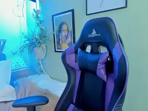 Snapshot of AnaPola chatting on 01/23/25, 08:15 AnaPola online show from 01/23/25, 08:15