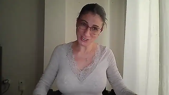 Snapshot of Sanada_hot chatting on 10/05/25, 07:17 Sanada hot online show from 10/05/25, 07:17