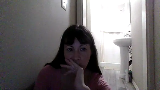 petitedoll29 online show from 10/31/25, 08:21