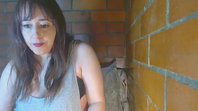 Snapshot of jenniferS_ chatting on 03/09/25, 07:23 jenniferS online show from 03/09/25, 07:23