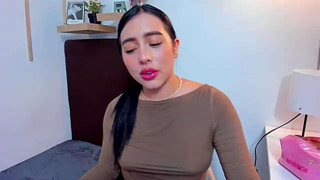isabella jade online show from 12/27/24, 07:46