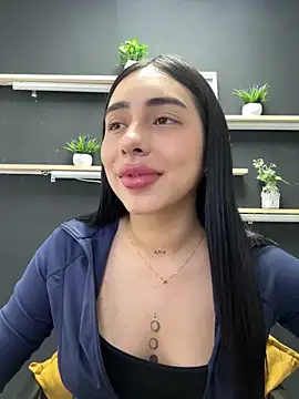 Snapshot of isabella_jade chatting on 11/14/25, 01:21 isabella jade online show from 11/14/25, 01:21