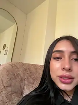 Snapshot of isabella_jade chatting on 11/15/25, 02:02 isabella jade online show from 11/15/25, 02:02