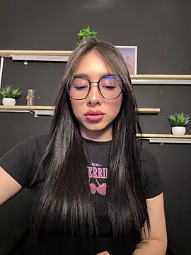 Snapshot of isabella_jade chatting on 12/04/25, 10:40 isabella jade online show from 12/04/25, 10:40