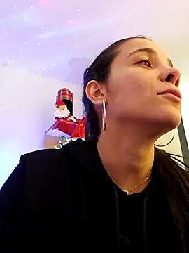 Snapshot of miaeyes chatting on 12/30/24, 03:57 miaeyes online show from 12/30/24, 03:57