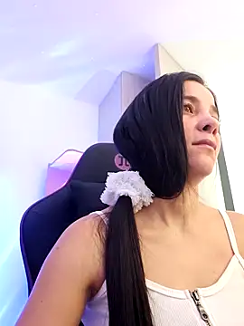 Snapshot of miaeyes chatting on 01/21/25, 04:27 miaeyes online show from 01/21/25, 04:27