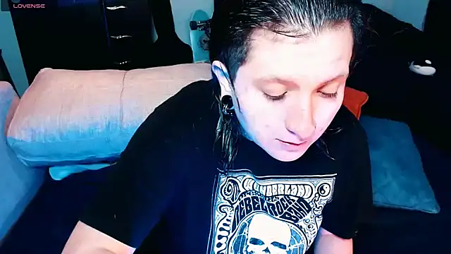 Snapshot of Marieblueeyes chatting on 10/06/25, 03:15 Marieblueeyes online show from 10/06/25, 03:15