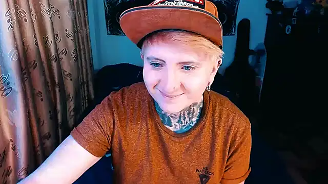 Snapshot of Marieblueeyes chatting on 10/31/25, 09:21 Marieblueeyes online show from 10/31/25, 09:21