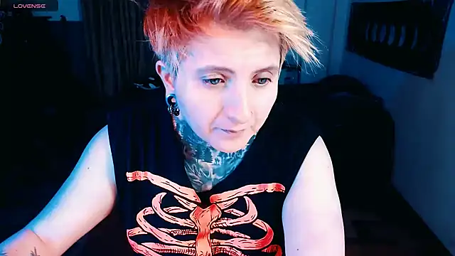 Snapshot of Marieblueeyes chatting on 11/16/25, 03:12 Marieblueeyes online show from 11/16/25, 03:12