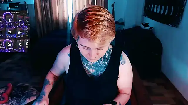 Snapshot of Marieblueeyes chatting on 11/21/25, 02:05 Marieblueeyes online show from 11/21/25, 02:05