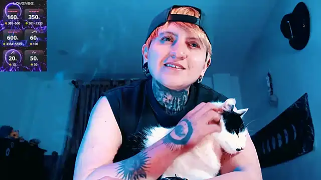 Snapshot of Marieblueeyes chatting on 11/29/25, 04:04 Marieblueeyes online show from 11/29/25, 04:04