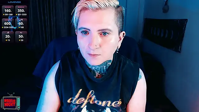 Snapshot of Marieblueeyes chatting on 12/18/25, 12:27 Marieblueeyes online show from 12/18/25, 12:27